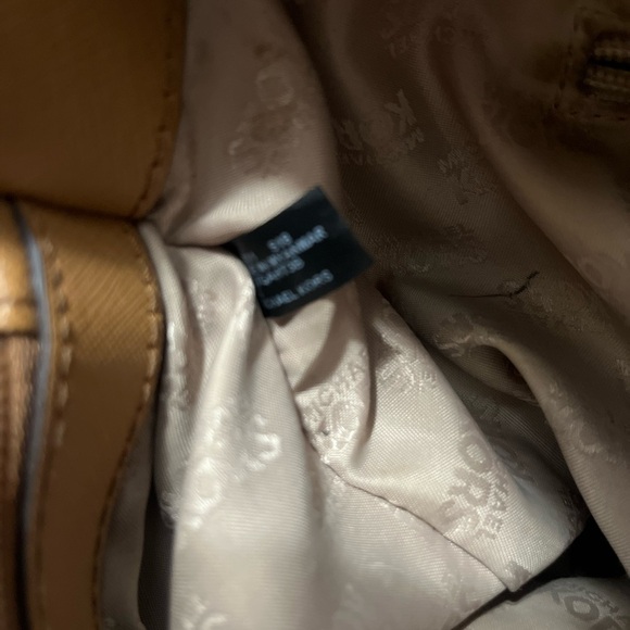 Michael Michael Kors Susannah Ladies Large Leather Tote Handbag - Picture 9 of 14